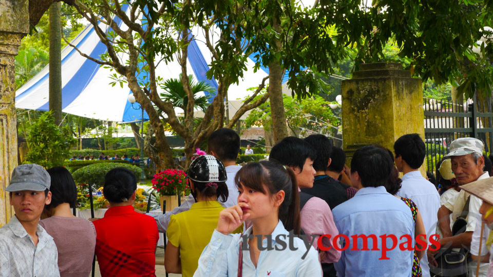 Mourners outside General Giap's Hanoi Villa